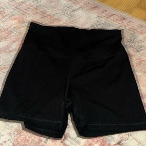 NWOT Yogalicious biker shorts